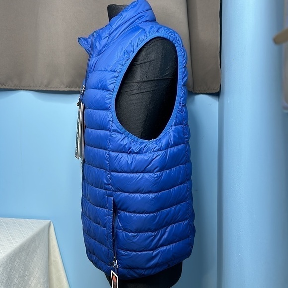 HAWKE & CO Quilted Packable Down Vest
In true blue - Picture 3 of 11